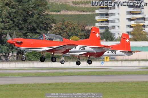 2008-09-27 Base Aerienne Sion 1752 Pilatus PC-7 Team